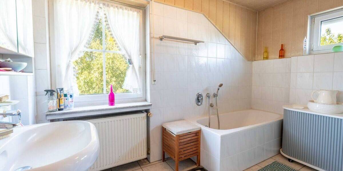 Mehrfamilienhaus, Wohnhaus Erftstadt / Bliesheim Bliesheim - 8 Zimmer, 255 m&sup2;, 769.000&euro; | Angebot:26583297