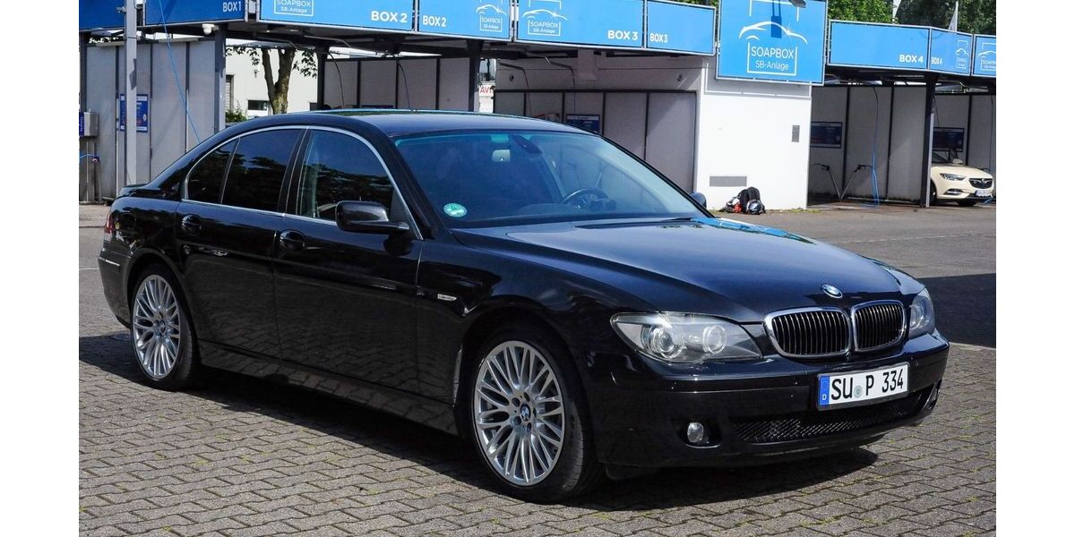 BMW 740 217.158 km 7.499 &euro; Siegburg 53721