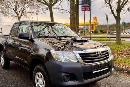 Toyota Hilux 224.000 km 12.999 &euro; Köln 51109