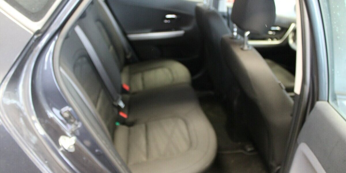 Kia Ceed 1.4 CVVT Edition 7 90.520 km 10.780 &euro; Euskirchen 53881