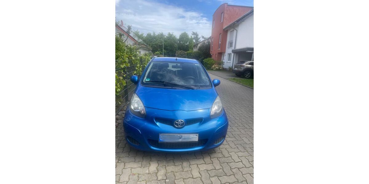 Toyota Aygo (X) 84.985 km 2.900 &euro; Rheinbach 53359