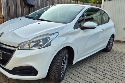 Peugeot 208 96.100 km 6.900 &euro; Köln 50769
