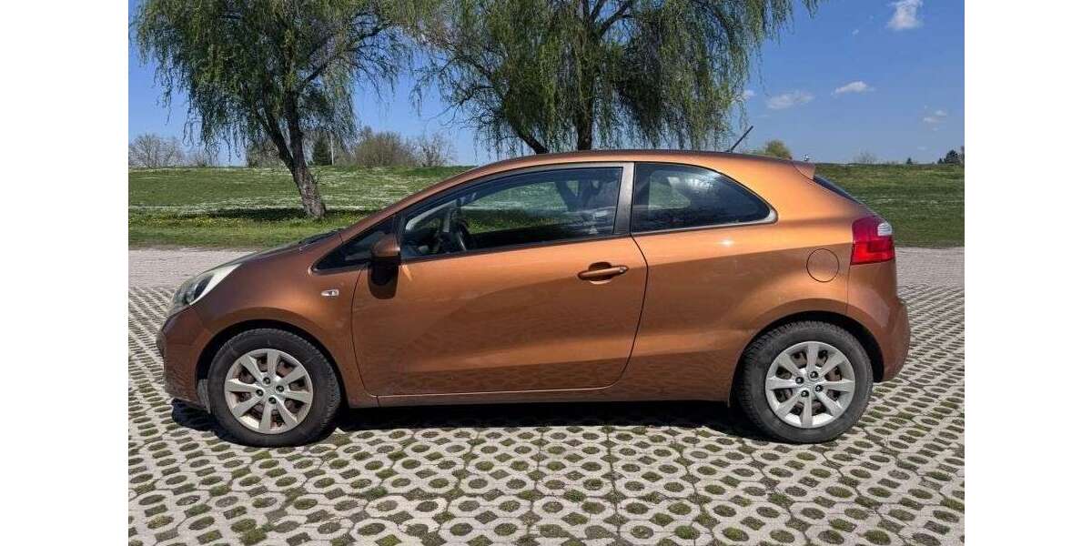 Kia Rio 133.000 km 3.800 &euro; Lövenich (Köln) 50859