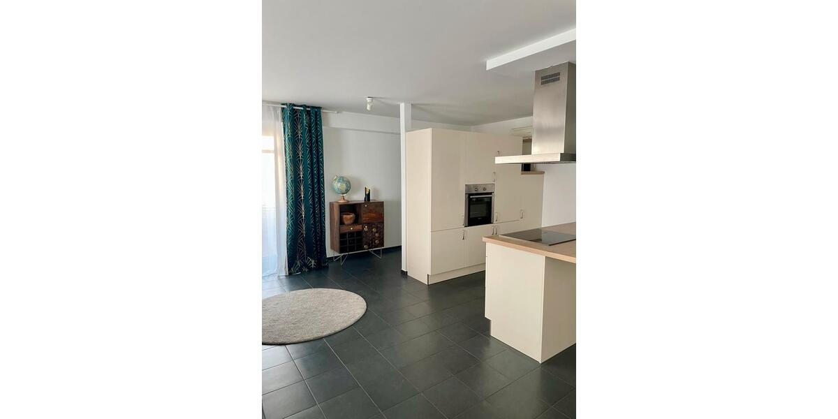 Etagenwohnung Niederkassel - 3 Zimmer, 90 m&sup2;, 2.300&euro; | Angebot:25925614