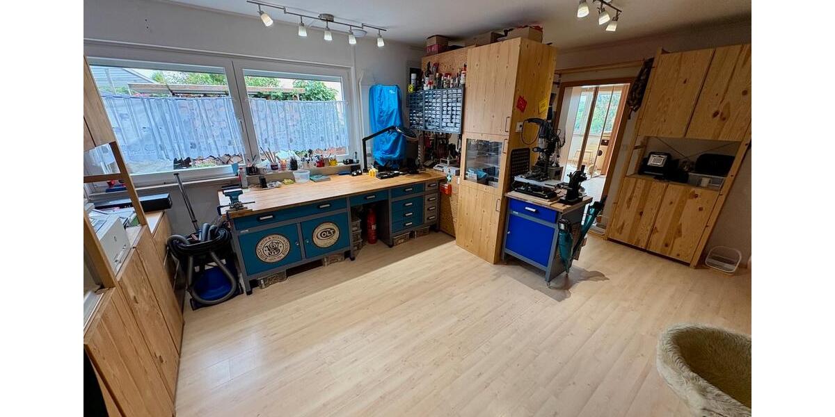 Etagenwohnung Leverkusen - 6 Zimmer, 138 m&sup2;, 380.000&euro; | Angebot:27286830