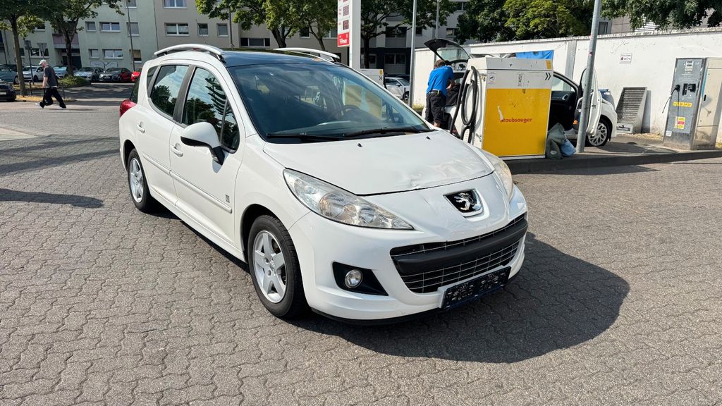 Peugeot 207 180.000 km 1.500 &euro; Köln 50679