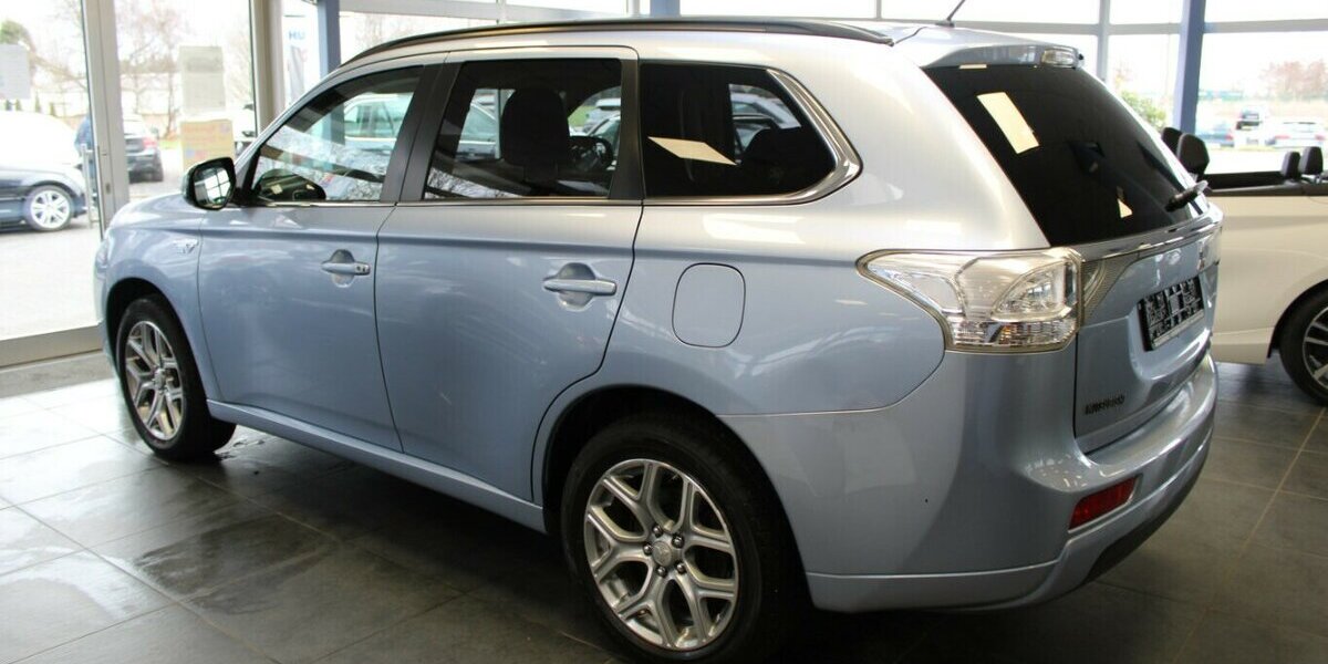 Mitsubishi Outlander 2.0 4WD Plug-In Hybrid Top 112.810 km 12.980 &euro; Euskirchen 53881