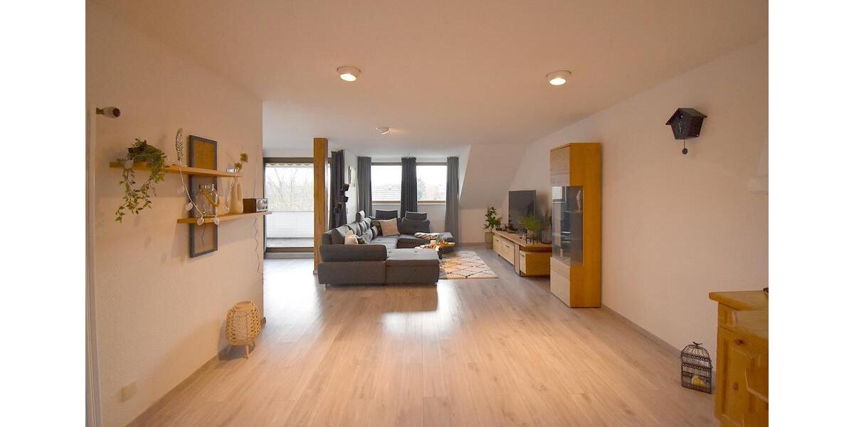 Dachgeschoßwohnung Rheinbach - 2 Zimmer, 93 m&sup2;, 840&euro; | Angebot:25377629