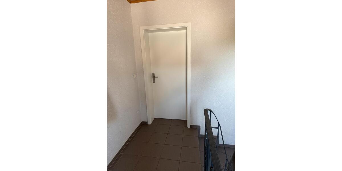 Dachgeschoßwohnung Bonn Hardtberg - 3 Zimmer, 105 m&sup2;, 1.000&euro; | Angebot:26048891