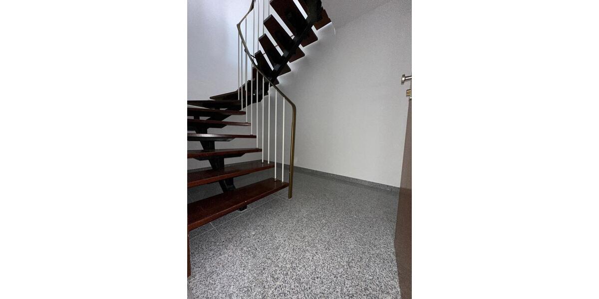 Dachgeschoßwohnung Niederkassel - 2 Zimmer, 63 m&sup2;, 239.000&euro; | Angebot:26056558