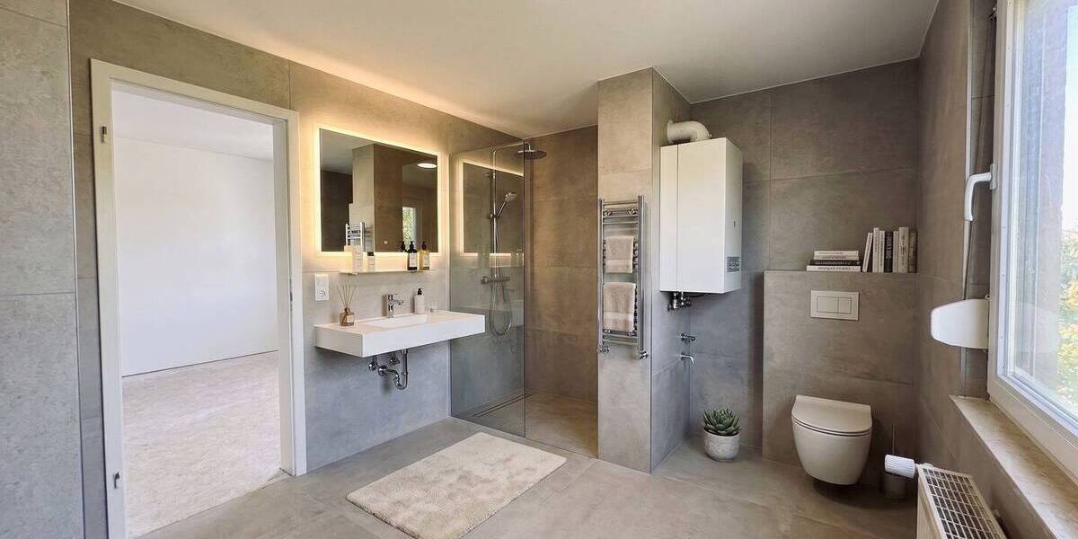 Mehrfamilienhaus, Wohnhaus Bonn Auerberg - 5 Zimmer, 107 m&sup2;, 176.300&euro; | Angebot:26887570