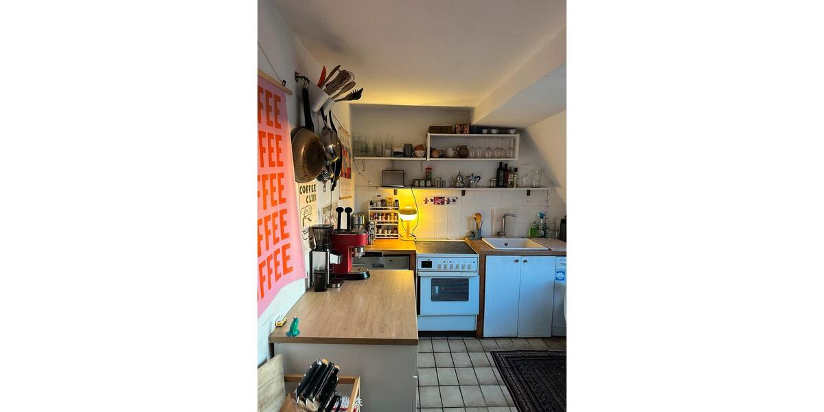 Etagenwohnung Köln Innenstadt - 1 Zimmer, 50 m&sup2;, 100&euro; | Angebot:26670867
