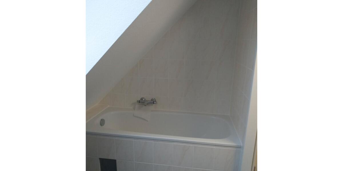 Dachgeschoßwohnung Zülpich - 4 Zimmer, 82 m&sup2;, 625&euro; | Angebot:26041633