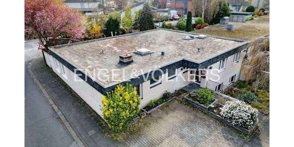 Einfamilienhaus Köln Chorweiler - 8 Zimmer, 79 m&sup2;, 675.000&euro; | Angebot:26054746