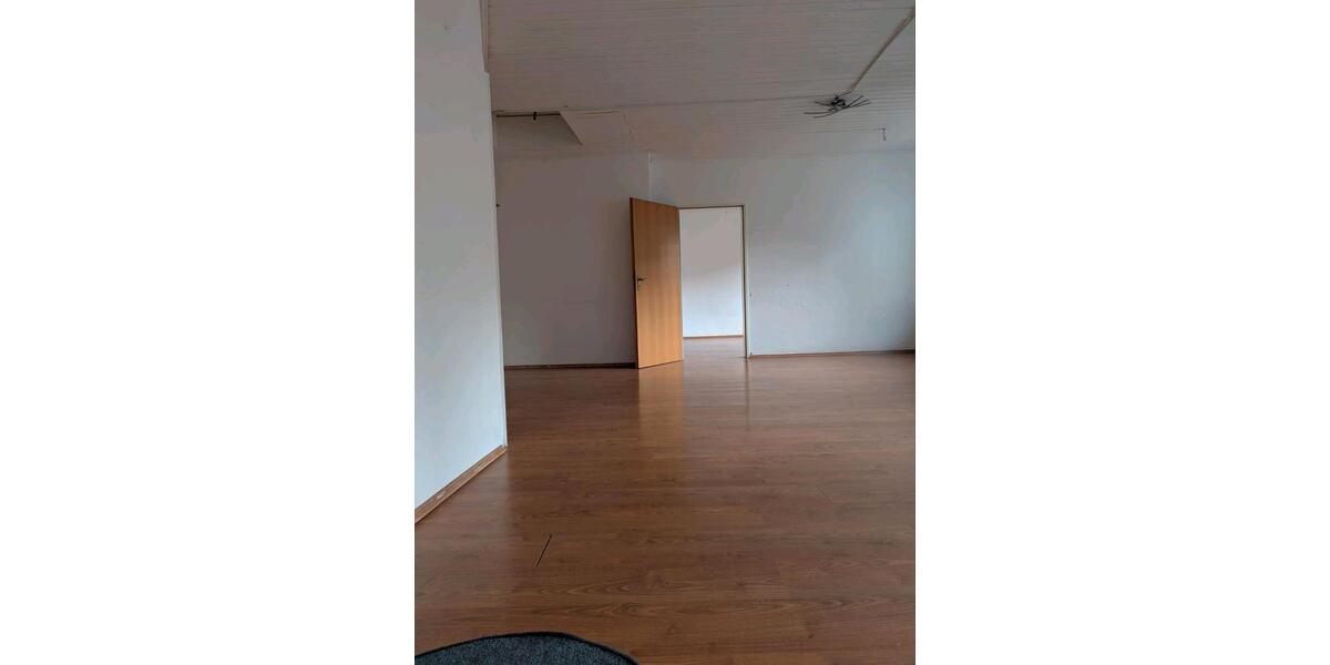 Etagenwohnung Bergheim - 2 Zimmer, 80 m&sup2;, 950&euro; | Angebot:26659126
