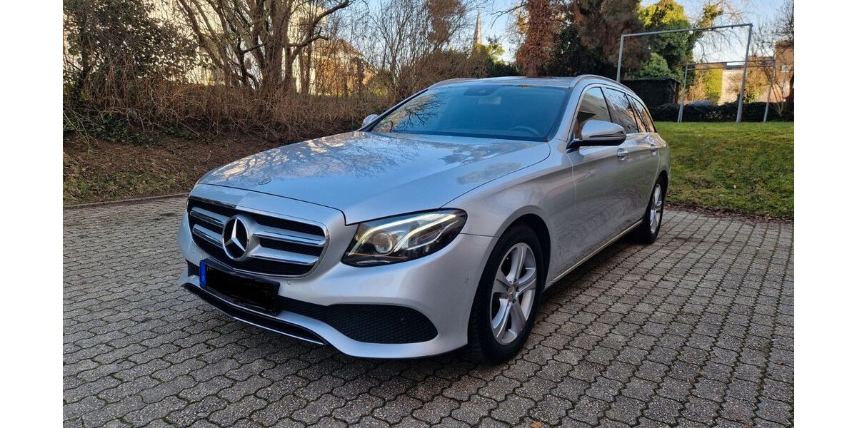 Mercedes-Benz E 220 124.200 km 22.690 &euro; Euskirchen 53879