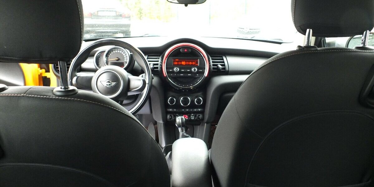 Mini One D KLIMAAUTOMATIK PDC SITZHEIZUNG WINTERREIFEN 122.875 km 8.500 &euro; Köln 50858