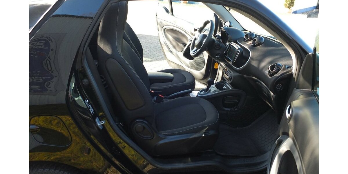 Smart ForTwo electric drive EQ PASSION KLIMAAUTOM SITZHE 35.255 km 10.804 &euro; Köln 50858