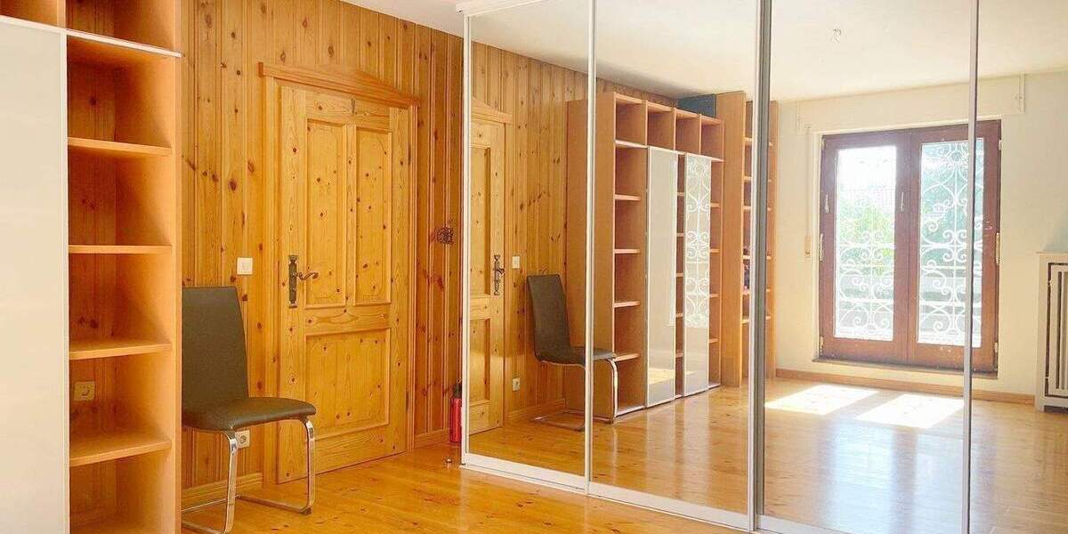 Einfamilienhaus Bonn Röttgen - 7 Zimmer, 165 m&sup2;, 580.000&euro; | Angebot:25698112