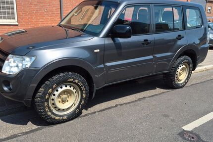 Mitsubishi Pajero 109.622 km 14.990 &euro; Bergheim 50126
