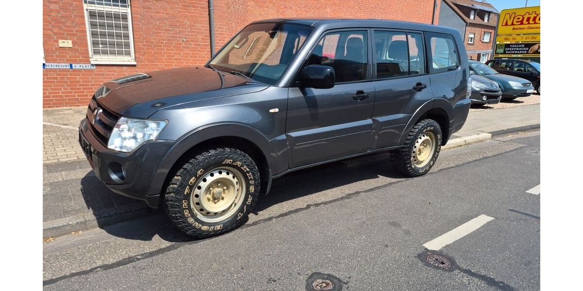Mitsubishi Pajero 109.622 km 14.990 &euro; Bergheim 50126