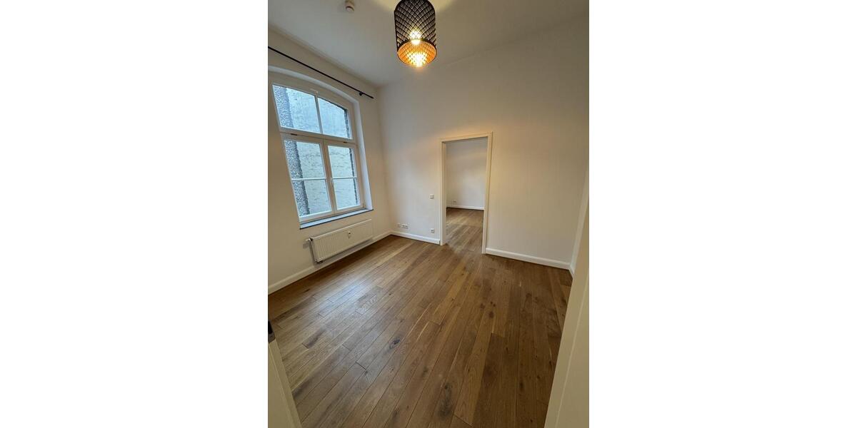 Etagenwohnung Köln Kalk - 4 Zimmer, 112 m&sup2;, 1.705&euro; | Angebot:26021645