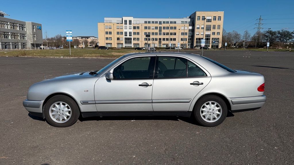 Mercedes-Benz E 240 56.724 km 8.500 &euro; Sankt Augustin 53757
