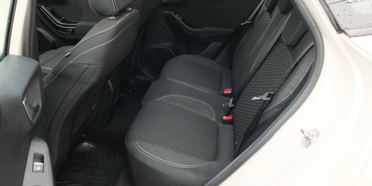 Ford Puma TITANIUM ECO BOOST NAVI PDC BLUETOOTH 107.845 km 14.704 &euro; Köln 50858