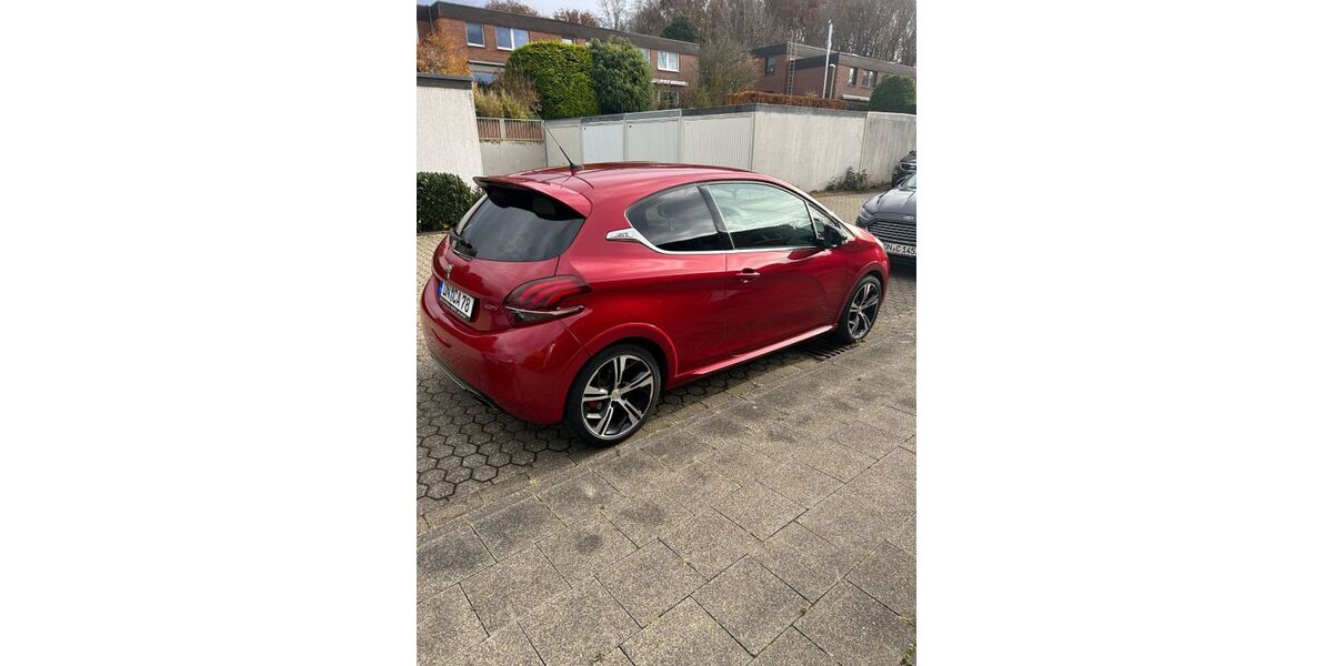 Peugeot 208 122.000 km 9.900 &euro; düren 52349