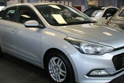 Hyundai i20 blue 1.0 T-GDI Ahk. - Klima - BT. 83.050 km 11.980 &euro; Euskirchen 53881