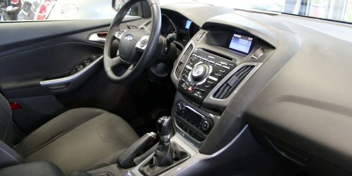 Ford Focus Turnier 1.0 EcoBoost Titanium 74.579 km 6.980 &euro; Euskirchen 53881