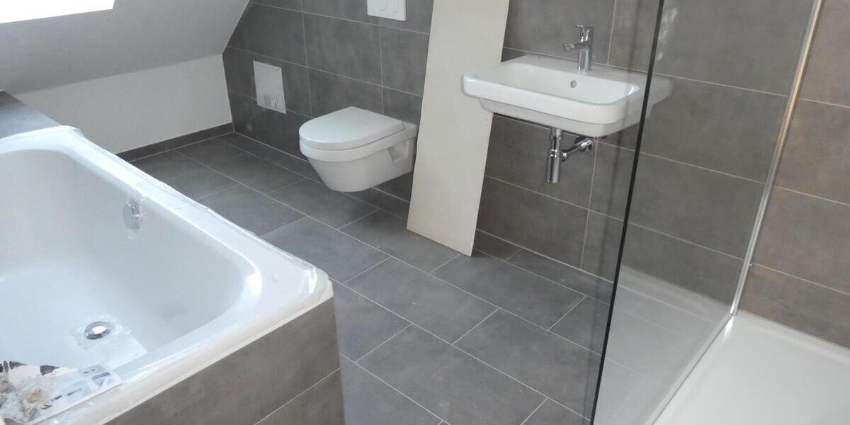 Neue Dachgeschosswohnung mit Flair im Energiesparhaus mit moderner Heiztechnik in Bonn - Dachgeschoßwohnung Bonn Dransdorf | Angebot:24049014