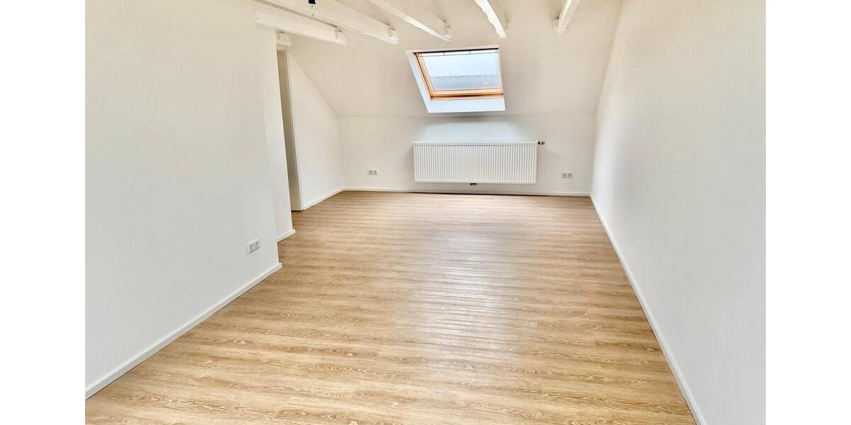 Dachgeschoßwohnung Köln Rodenkirchen - 4 Zimmer, 137 m&sup2;, 1.521&euro; | Angebot:25414878