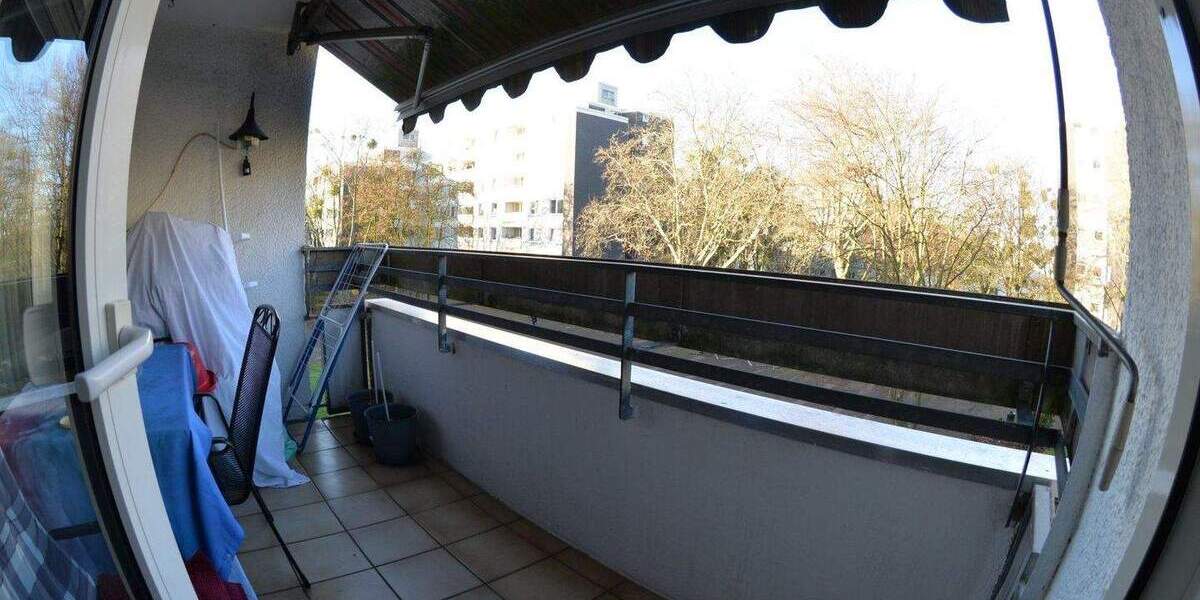 Etagenwohnung Köln Neubrück - 4 Zimmer, 93 m&sup2;, 229.000&euro; | Angebot:25728630