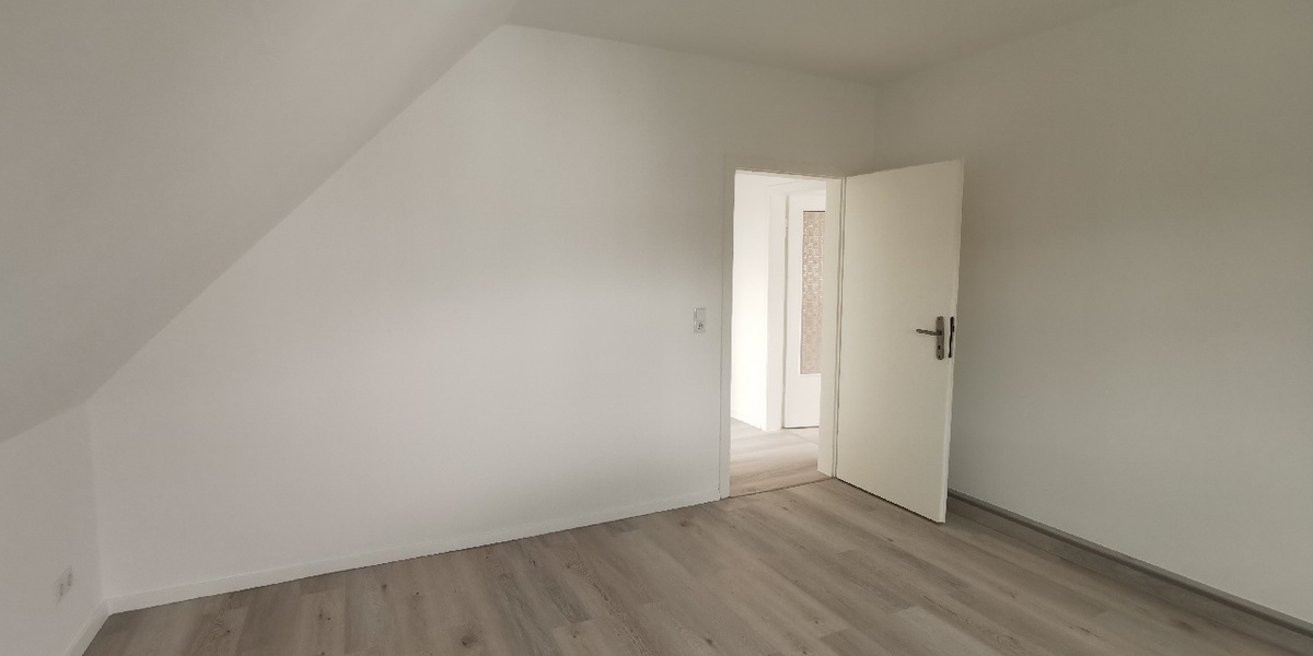 Wohlfühlwohnung mit Balkon und Einbauküche - Dachgeschoßwohnung Sankt Augustin | Angebot:26083185