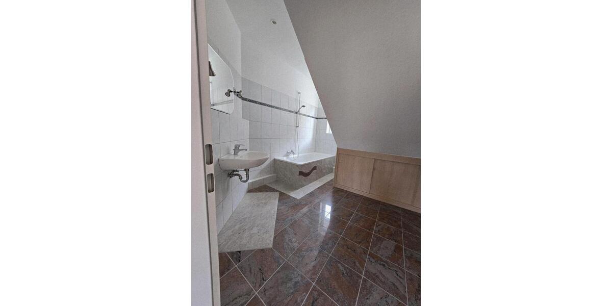 Dachgeschoßwohnung Bad Münstereifel - 2 Zimmer, 81 m&sup2;, 950&euro; | Angebot:24832786