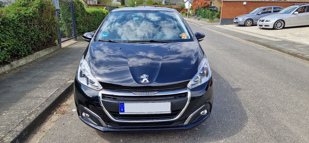 Peugeot 208 86.400 km 4.900 &euro; Euskirchen 53881