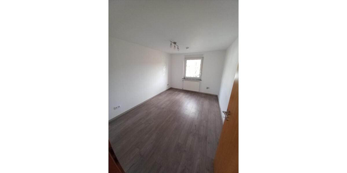Erdgeschoßwohnung Leverkusen Bürrig - 3 Zimmer, 82 m&sup2;, 1.140&euro; | Angebot:26582035