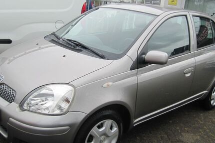 Toyota Yaris 121.111 km 3.499 &euro; Düren 52353