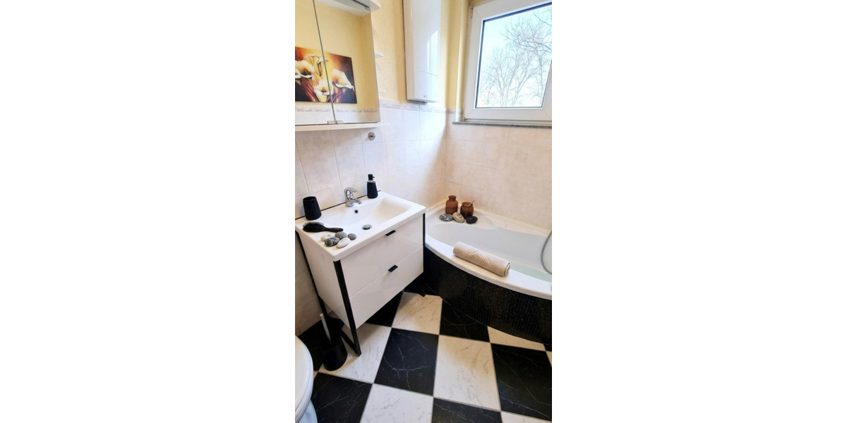 Hochparterre Köln Rodenkirchen - 2 Zimmer, 50 m&sup2;, 290.000&euro; | Angebot:25025222