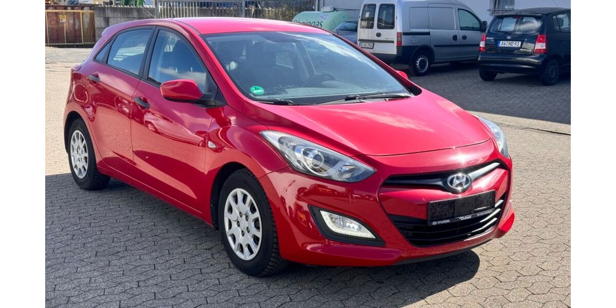 Hyundai i30 64.610 km 7.950 &euro; Bornheim 53332