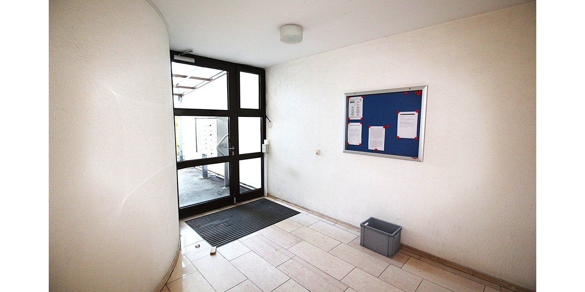 Bezugsfreie, barrierearme und frisch renovierte 2 Zimmer ETW mit Terrasse, Aufzug und TG-Stellplatz. - Etagenwohnung Sankt Augustin | Angebot:25378148