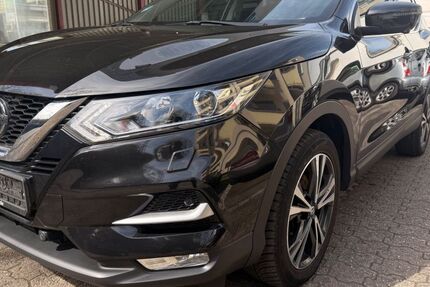 Nissan Qashqai 108.000 km 14.480 &euro; Köln 51105