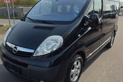 Opel Vivaro 175.000 km 12.800 &euro; Köln - Poll 51105