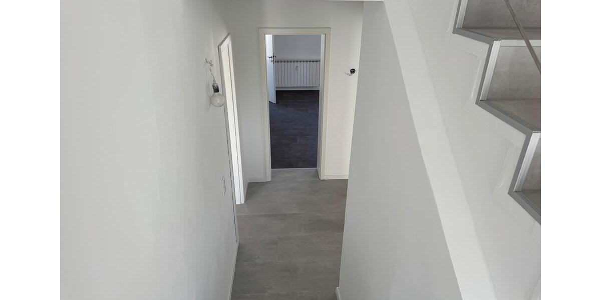 Maisonettenwohnung Leverkusen Schlebusch - 6 Zimmer, 140 m&sup2;, 2.000&euro; | Angebot:25840817