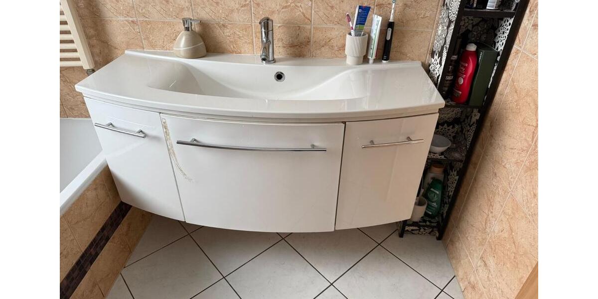 Etagenwohnung Rösrath - 4 Zimmer, 119 m&sup2;, 1.450&euro; | Angebot:25995534