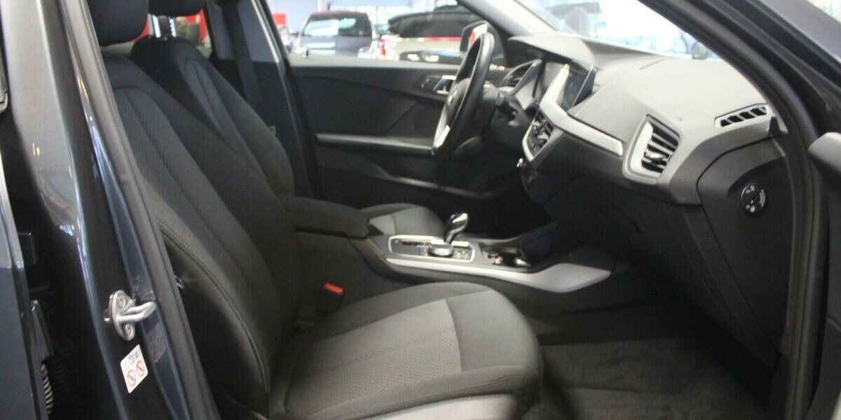 BMW 120 120i Aut. Advantage 16.563 km 24.980 &euro; Euskirchen 53881