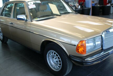 Mercedes-Benz 230 E - AUT. - SCHIEBDACH - ROSTFREI - 121.827 km 12.980 &euro; Euskirchen 53881