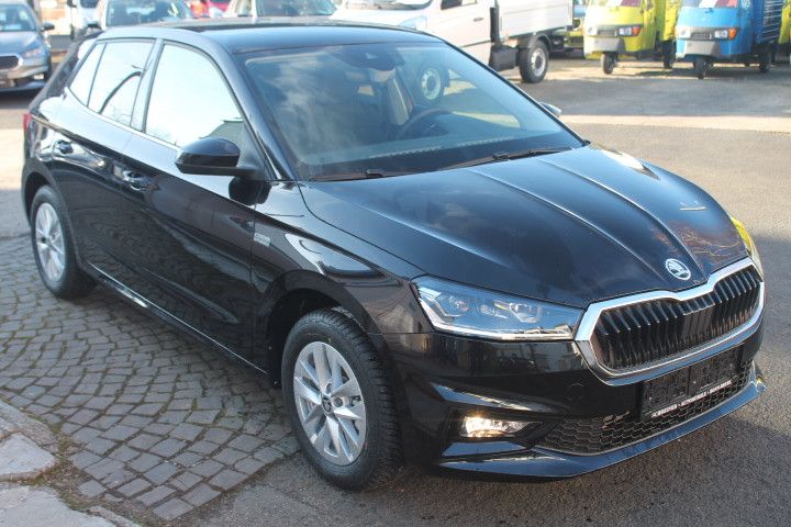 Skoda Fabia 10.000 km 17.990 &euro; Bonn 53225