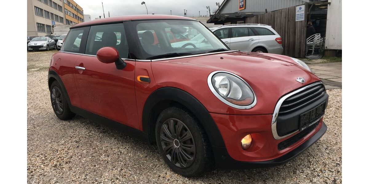 Mini ONE 166.000 km 5.399 &euro; Bonn 53227